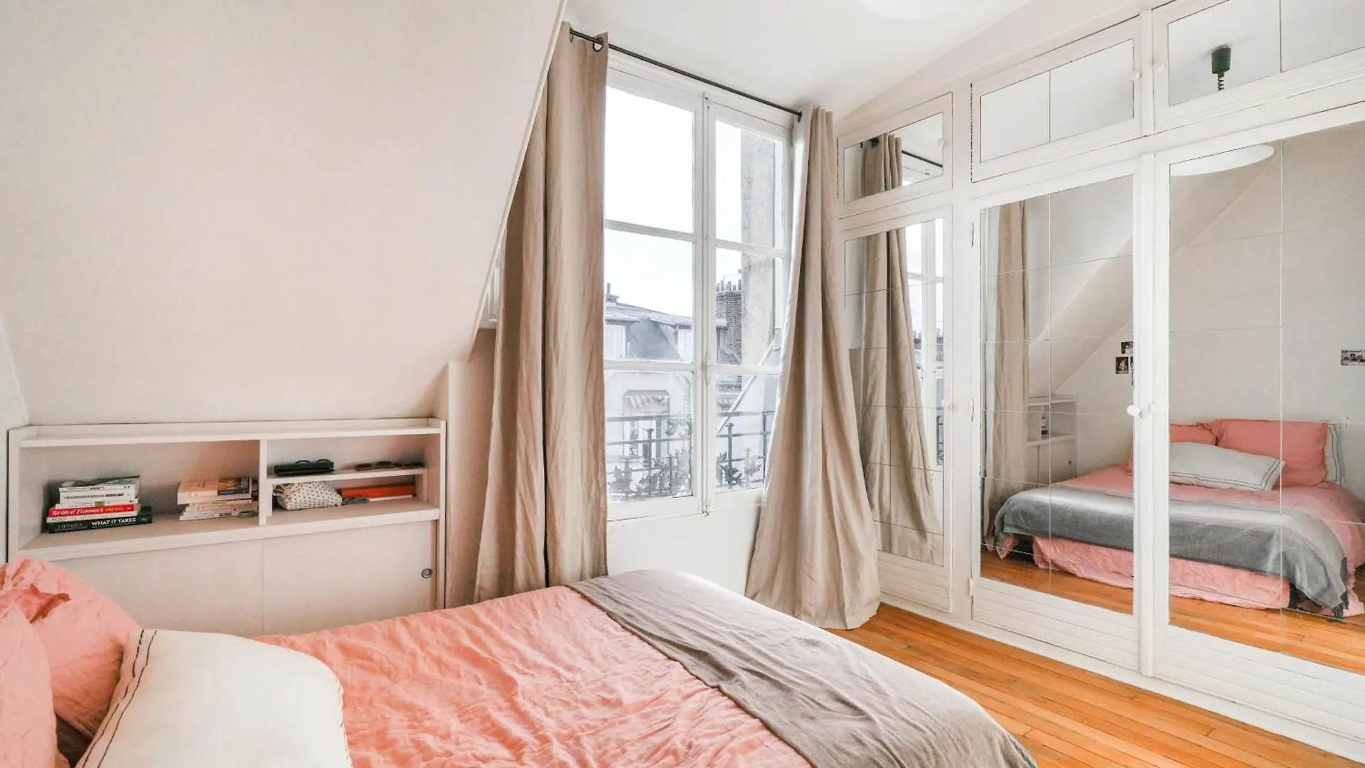 Luxe Appartement Parisien Apartment